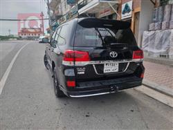 تۆیۆتا لاند کروزەر